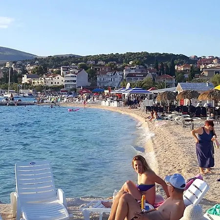 Family Friendly With A Swimming Pool Okrug Gornji, Ciovo - 12377 شقة *