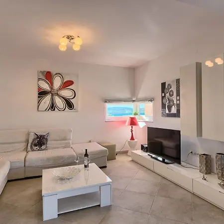 Apartamento Family Friendly With A Swimming Pool Okrug Gornji, Ciovo - 12377