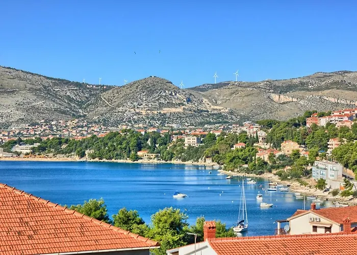 Family Friendly With A Swimming Pool Okrug Gornji, Ciovo - 12377 تروغير